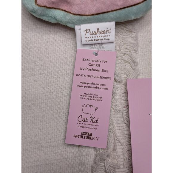 Pusheen Winter Cat Toy Set - Picture 5 of 5